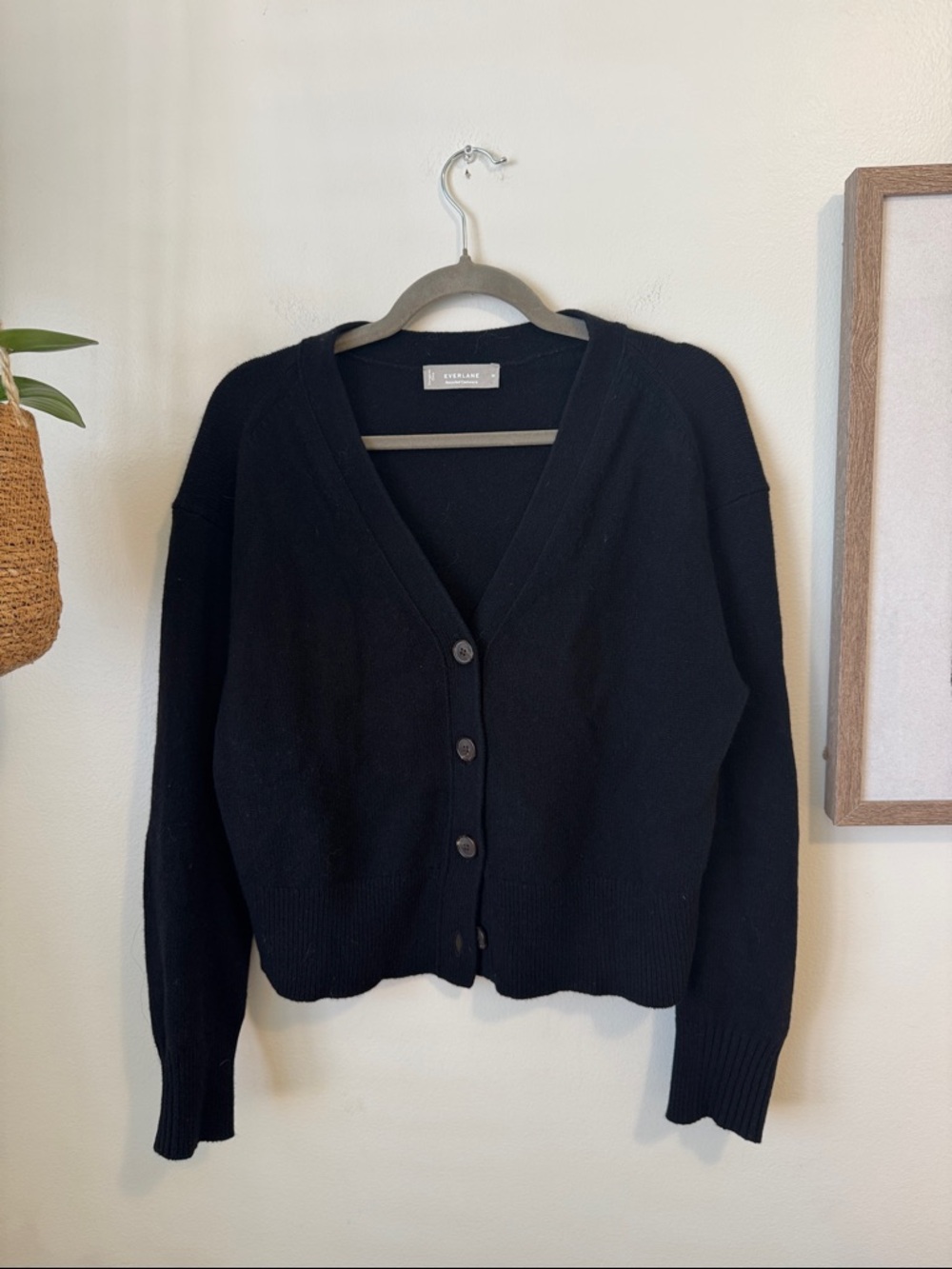 Everlane The Cropped Cardigan in Recycled Cashmere, Black, Sz M